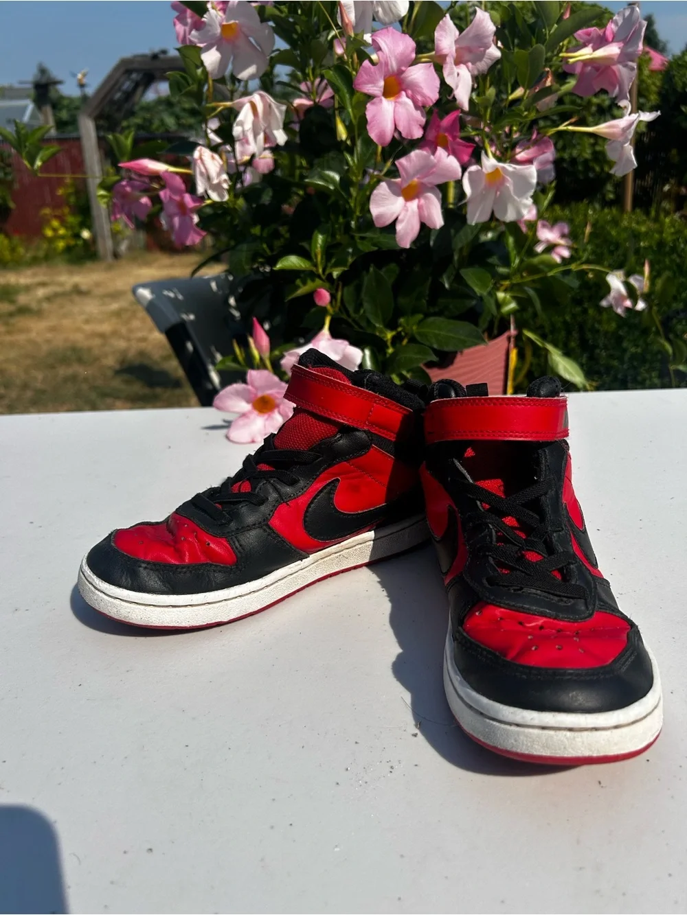 Nike court Mid2 Kids' Boy’s Red and Black High-Top Sneakers Size 1Y